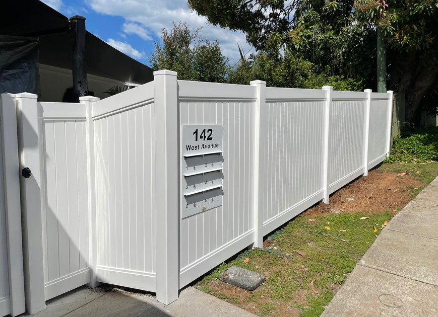 PVC Fence Cleaning